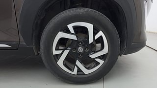 Used 2021 Nissan Magnite XV Petrol Manual tyres RIGHT FRONT TYRE RIM VIEW