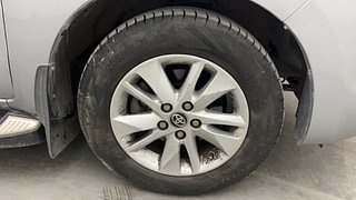 Used 2019 Toyota Innova Crysta [2016-2020] 2.4 G Diesel Manual tyres RIGHT FRONT TYRE RIM VIEW