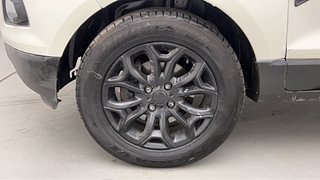 Used 2015 Ford EcoSport [2013-2015] Titanium 1.5L Ti-VCT AT Petrol Automatic tyres LEFT FRONT TYRE RIM VIEW