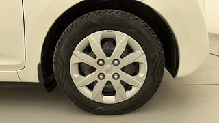 Used 2018 Hyundai Eon [2011-2018] Sportz Petrol Manual tyres RIGHT FRONT TYRE RIM VIEW