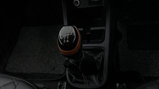 Used 2021 Renault Kwid CLIMBER 1.0 Opt Petrol Manual interior GEAR  KNOB VIEW