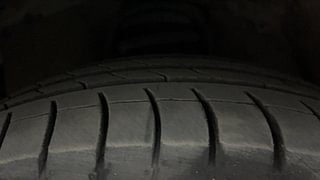 Used 2019 Toyota Innova Crysta [2016-2020] 2.4 G Diesel Manual tyres LEFT FRONT TYRE TREAD VIEW