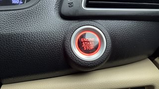 Used 2022 Honda Amaze 1.2 VX CVT i-VTEC Petrol Automatic top_features Keyless start