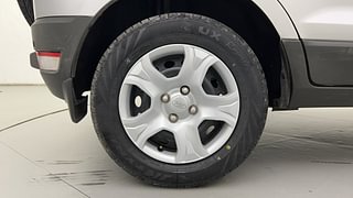 Used 2015 Ford EcoSport Trend 1.5L Ti-VCT Petrol Manual tyres RIGHT REAR TYRE RIM VIEW