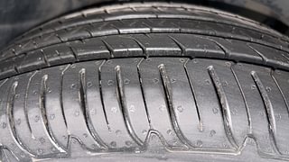 Used 2017 Renault Duster [2015-2019] 110 PS RXZ 4X2 MT Diesel Manual tyres RIGHT FRONT TYRE TREAD VIEW