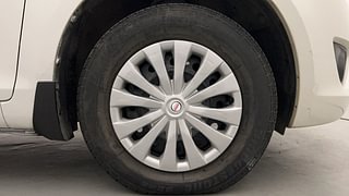 Used 2014 Maruti Suzuki Swift [2011-2017] VXi Petrol Manual tyres RIGHT FRONT TYRE RIM VIEW