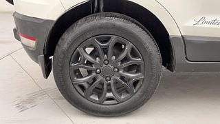 Used 2015 Ford EcoSport [2013-2015] Titanium 1.5L Ti-VCT AT Petrol Automatic tyres RIGHT REAR TYRE RIM VIEW