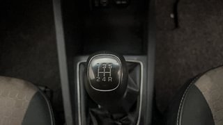 Used 2017 Hyundai Elite i20 [2014-2018] Sportz 1.2 Petrol Manual interior GEAR  KNOB VIEW
