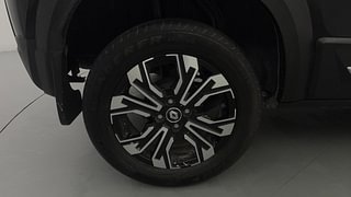 Used 2024 Renault Kiger RXZ MT Petrol Manual tyres RIGHT REAR TYRE RIM VIEW