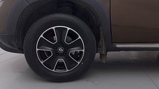 Used 2017 Renault Duster [2015-2019] 110 PS RXZ 4X2 MT Diesel Manual tyres LEFT FRONT TYRE RIM VIEW