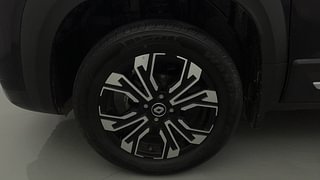 Used 2024 Renault Kiger RXZ MT Petrol Manual tyres LEFT FRONT TYRE RIM VIEW