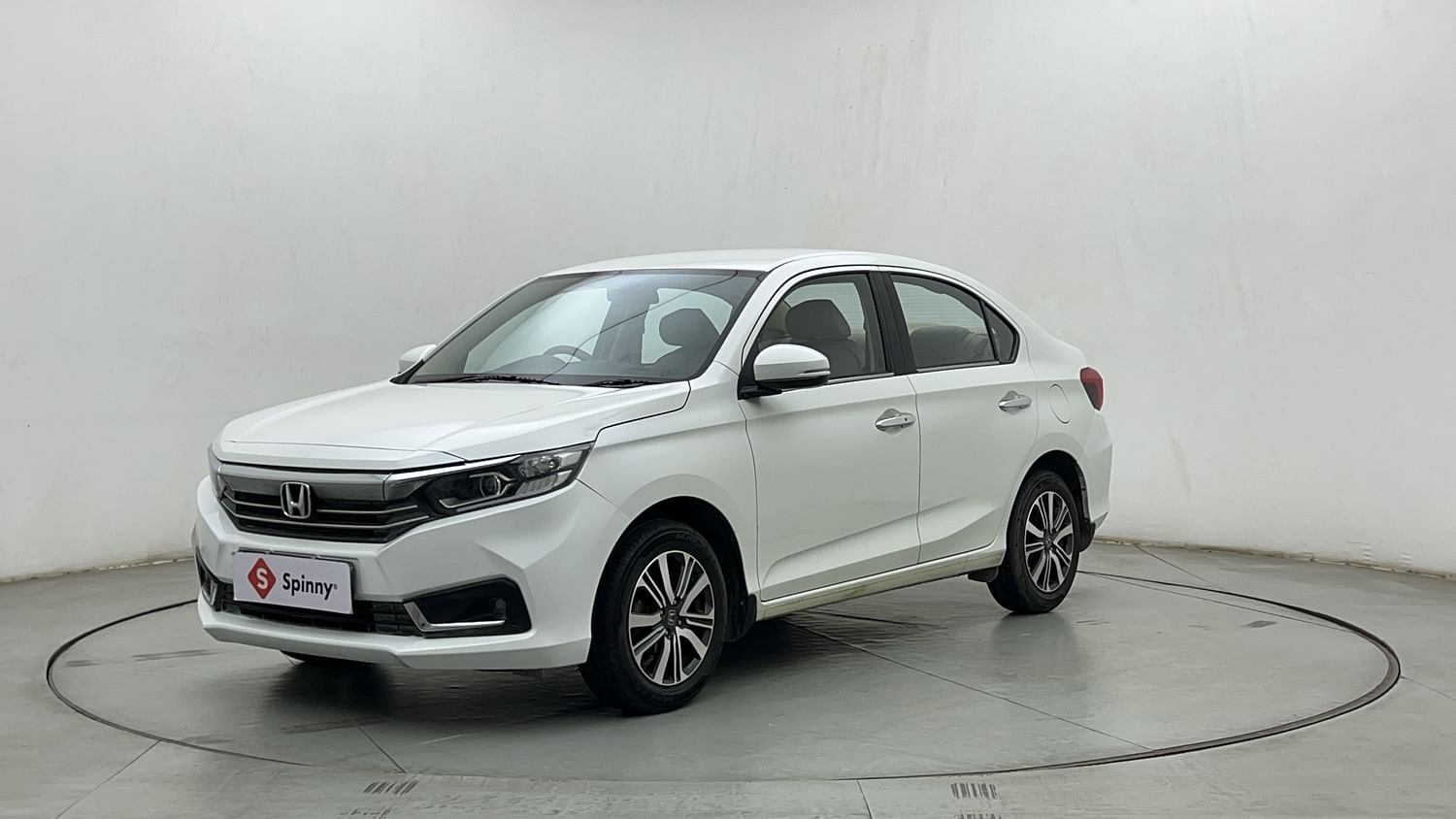 LEFT FRONT CORNER VIEW