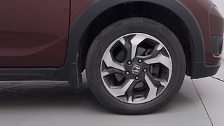 Used 2018 Honda BR-V [2016-2020] V CVT Petrol Petrol Automatic tyres RIGHT FRONT TYRE RIM VIEW