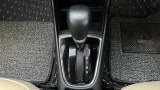 Used 2022 Honda Amaze 1.2 VX CVT i-VTEC Petrol Automatic interior GEAR  KNOB VIEW