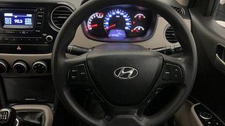 Used 2015 Hyundai Xcent [2014-2017] S Petrol Petrol Manual top_features Steering mounted controls