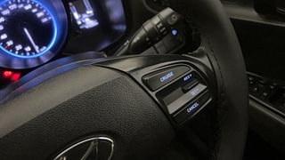 Used 2019 Hyundai Venue [2019-2022] SX 1.0 Turbo Dual Tone Petrol Manual top_features Cruise control