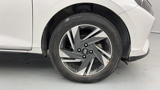 Used 2021 Hyundai New i20 Asta (O) 1.0 Turbo DCT Petrol Automatic tyres RIGHT FRONT TYRE RIM VIEW