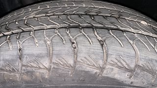 Used 2022 Toyota Urban Cruiser Hyryder V Neodrive AT Petrol Automatic tyres RIGHT REAR TYRE TREAD VIEW