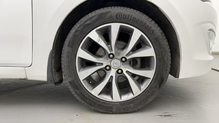 Used 2017 Hyundai Fluidic Verna 4S [2015-2018] 1.6 VTVT SX Petrol Manual tyres RIGHT FRONT TYRE RIM VIEW