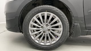 Used 2017 maruti-suzuki Ciaz Alpha Petrol Petrol Manual tyres LEFT FRONT TYRE RIM VIEW