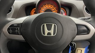 Used 2013 Honda Brio [2011-2016] S MT Petrol Manual top_features Steering mounted controls