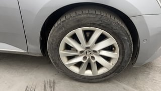 Used 2018 Skoda Superb [2016-2020] L&K TDI AT Diesel Automatic tyres RIGHT FRONT TYRE RIM VIEW