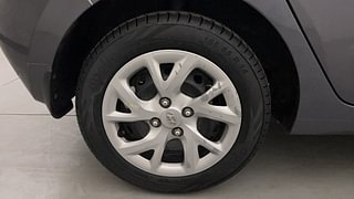 Used 2018 Hyundai Grand i10 [2017-2020] Sportz (O) 1.2 kappa VTVT Petrol Manual tyres RIGHT REAR TYRE RIM VIEW