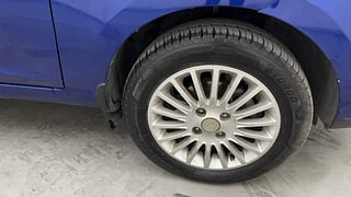 Used 2014 Tata Zest [2014-2019] XMA Diesel Diesel Automatic tyres RIGHT FRONT TYRE RIM VIEW