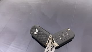 Used 2022 Mahindra XUV700 AX 7 Petrol AT Luxury Pack 7 STR Petrol Automatic extra CAR KEY VIEW