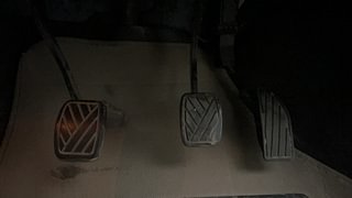 Used 2017 Maruti Suzuki Baleno [2015-2019] Alpha Petrol Petrol Manual interior PEDALS VIEW