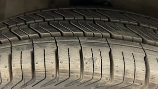 Used 2014 Maruti Suzuki Ritz Vxi BS-IV Petrol Manual tyres RIGHT FRONT TYRE TREAD VIEW