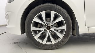 Used 2017 Hyundai Fluidic Verna 4S [2015-2018] 1.6 VTVT SX Petrol Manual tyres LEFT FRONT TYRE RIM VIEW