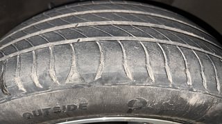 Used 2018 Hyundai Verna [2017-2020] 1.6 VTVT SX (O) AT Petrol Automatic tyres RIGHT FRONT TYRE TREAD VIEW