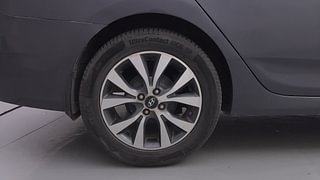 Used 2016 Hyundai Fluidic Verna 4S [2015-2017] 1.6 CRDi SX Diesel Manual tyres RIGHT REAR TYRE RIM VIEW