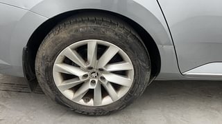 Used 2018 Skoda Superb [2016-2020] L&K TDI AT Diesel Automatic tyres RIGHT REAR TYRE RIM VIEW