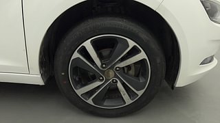 Used 2022 Tata Altroz XZA+ Petrol Automatic tyres RIGHT FRONT TYRE RIM VIEW