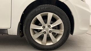 Used 2012 Hyundai Verna [2011-2015] Fluidic 1.6 VTVT SX AT Petrol Automatic tyres RIGHT FRONT TYRE RIM VIEW
