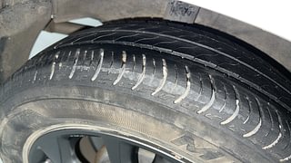 Used 2019 Honda Amaze [2018-2021] 1.2 VX i-VTEC Petrol Manual tyres RIGHT REAR TYRE TREAD VIEW