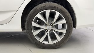 Used 2017 Hyundai Fluidic Verna 4S [2015-2018] 1.6 VTVT SX Petrol Manual tyres LEFT REAR TYRE RIM VIEW