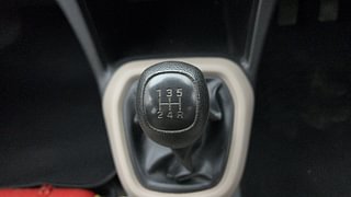 Used 2018 Hyundai Grand i10 [2017-2020] Magna 1.2 Kappa VTVT CNG (outside fitted) Petrol+cng Manual interior GEAR  KNOB VIEW