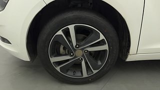 Used 2022 Tata Altroz XZA+ Petrol Automatic tyres LEFT FRONT TYRE RIM VIEW