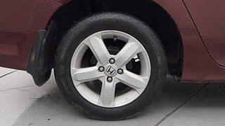 Used 2013 Honda City [2011-2014] 1.5 S MT Petrol Manual tyres RIGHT REAR TYRE RIM VIEW
