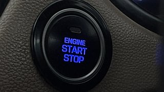 Used 2020 Hyundai Elite i20 [2018-2020] Asta (O) CVT Petrol Automatic top_features Keyless start