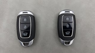 Used 2018 Hyundai Verna [2017-2020] 1.6 VTVT SX (O) AT Petrol Automatic extra CAR KEY VIEW