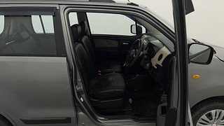 Used 2017 Maruti Suzuki Wagon R 1.0 [2010-2019] VXi Petrol Manual interior RIGHT SIDE FRONT DOOR CABIN VIEW