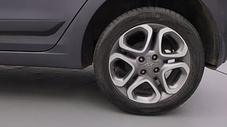 Used 2020 Hyundai Elite i20 [2018-2020] Asta (O) CVT Petrol Automatic tyres LEFT REAR TYRE RIM VIEW