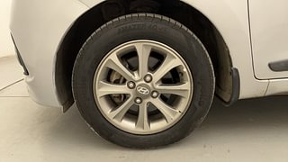 Used 2015 Hyundai Grand i10 [2013-2017] Asta 1.2 Kappa VTVT Petrol Manual tyres LEFT FRONT TYRE RIM VIEW