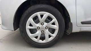 Used 2018 Hyundai Grand i10 [2017-2020] Magna 1.2 Kappa VTVT CNG (outside fitted) Petrol+cng Manual tyres LEFT FRONT TYRE RIM VIEW