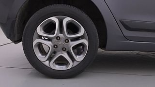 Used 2020 Hyundai Elite i20 [2018-2020] Asta (O) CVT Petrol Automatic tyres RIGHT REAR TYRE RIM VIEW