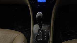 Used 2012 Hyundai Verna [2011-2015] Fluidic 1.6 VTVT SX AT Petrol Automatic interior GEAR  KNOB VIEW